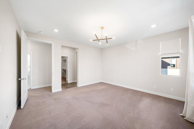 Building Photo - Split level floor plan on a gorgeously upgraded home