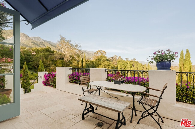 Building Photo - 848 Picacho Ln