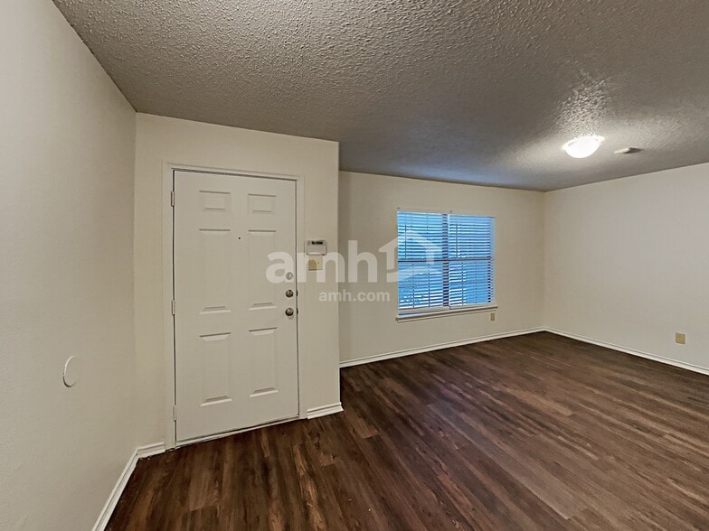 Building Photo - 8334 Tavern Pt