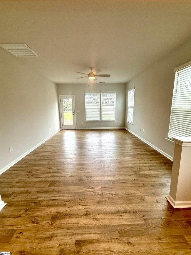 Building Photo - 141 Gervais Cir
