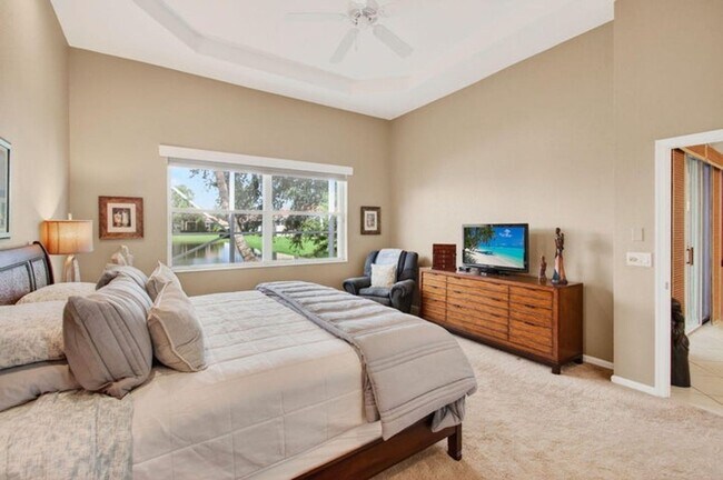 Building Photo - 15845 Vivanco St