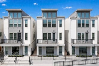 Building Photo - 389 N Centro Cir