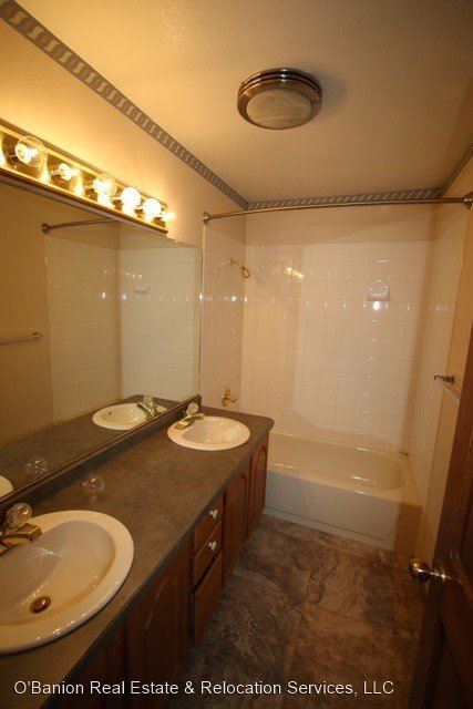 Building Photo - 5 br, 3 bath House - 12901 Trent Circle