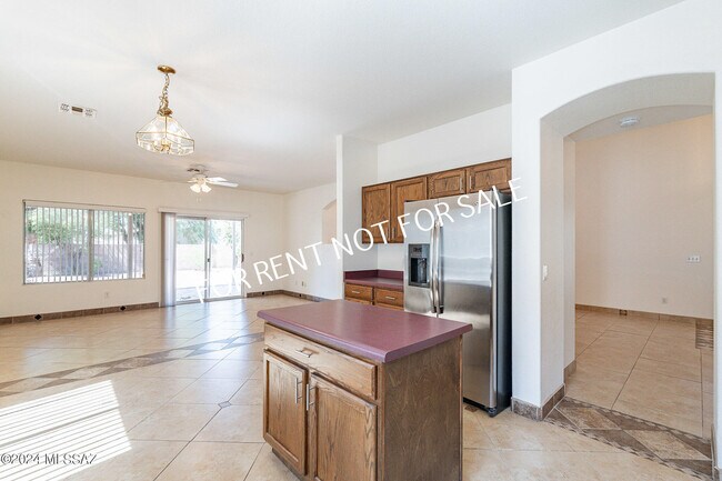 Building Photo - 7442 W Sonesta Dr