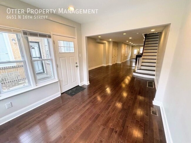 Building Photo - 6451 N 16th St