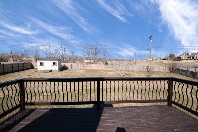 Building Photo - Pet Friendly Four Bedroom with Basement!