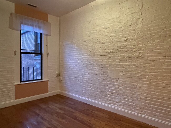 Building Photo - 58 E Springfield St