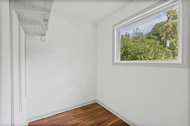 Building Photo - 3119 Piper Dr
