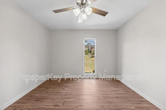 Building Photo - 4924 Roxbury Dr