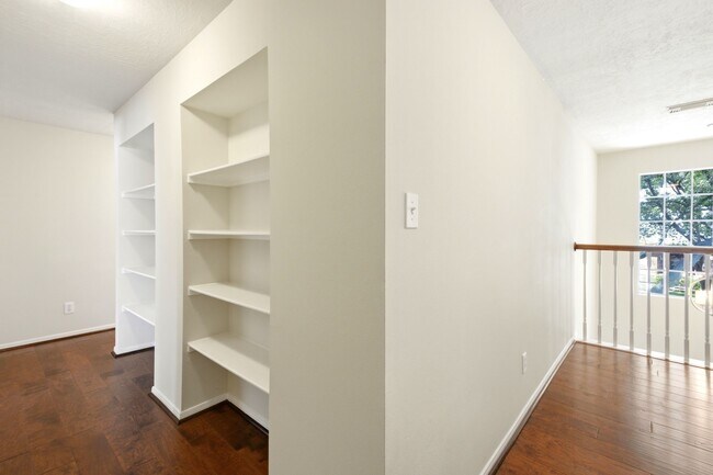 Building Photo - 3126 Waters View Dr