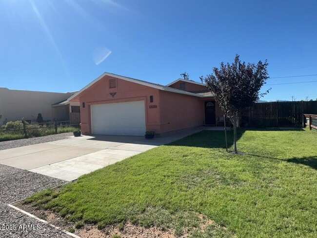 Building Photo - 10238 S Honeysuckle Dr