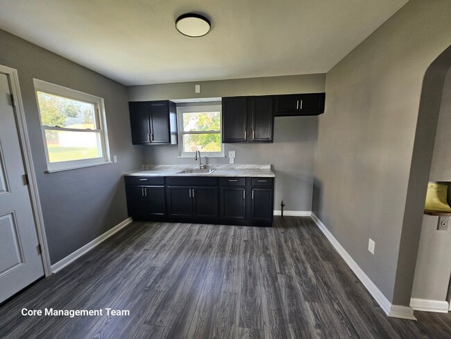 Building Photo - Fully Updated 3 bedroom 2 bathroom House f...