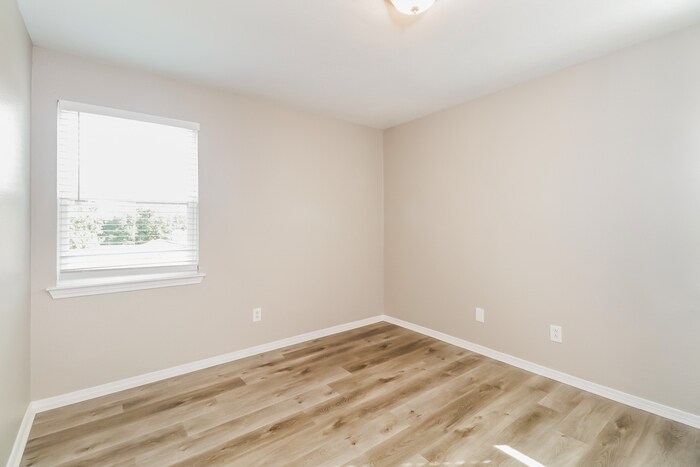 Building Photo - 3310 Ridgehaven St