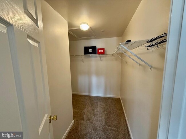 Building Photo - 8868 Goose Landing Cir