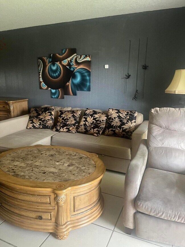 Building Photo - 2614 Nassau Bend