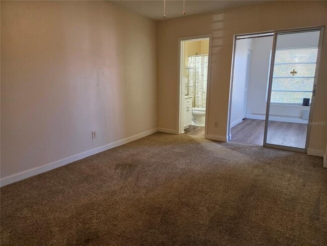 Building Photo - 2448 Columbia Dr