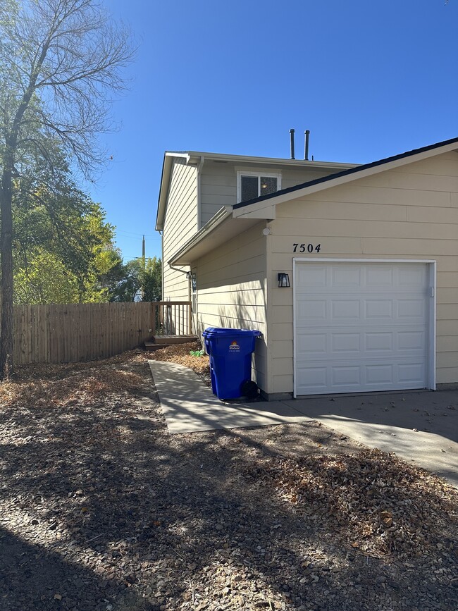 Building Photo - 7504 Banner Ct