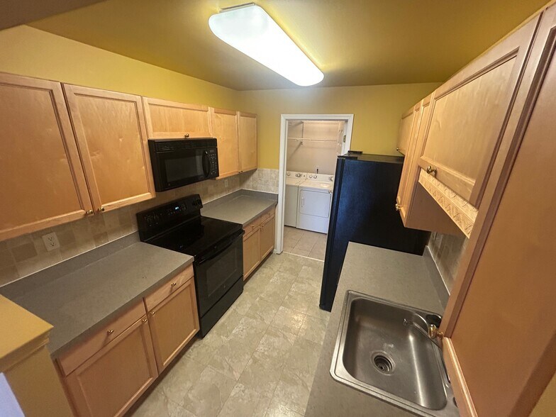 Building Photo - 3608 Oakmonte Blvd