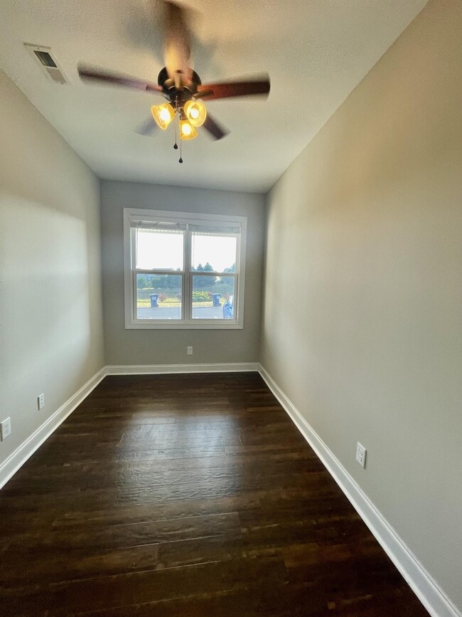 Building Photo - 211 Capstone Dr