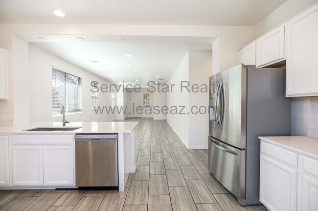 Building Photo - 9129 W Sells Dr