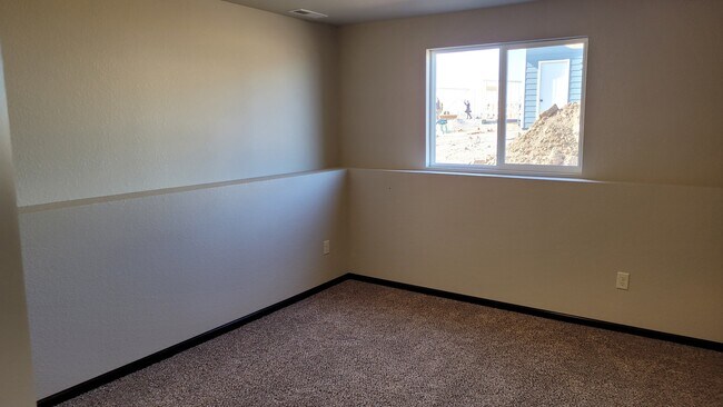 Building Photo - 628 Abraham Ct