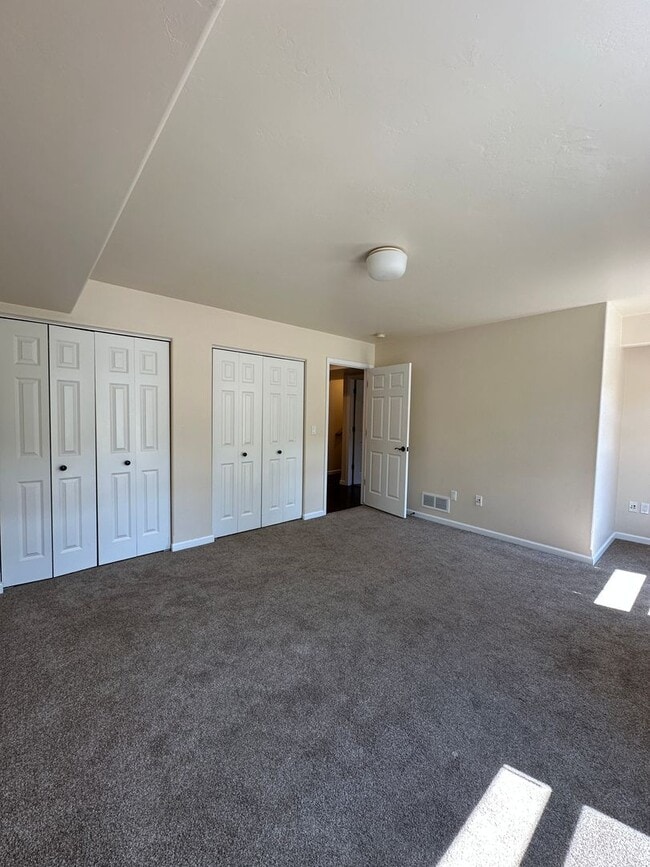 Building Photo - Three Bedroom Two and One Half Bath Duplex...