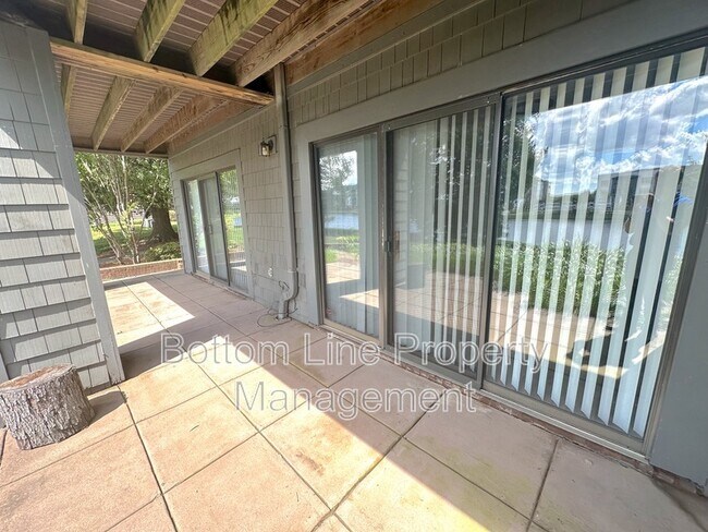 Building Photo - 9031 J M Keynes Dr
