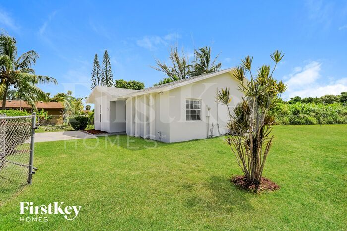Building Photo - 16905 SW 106th Ct