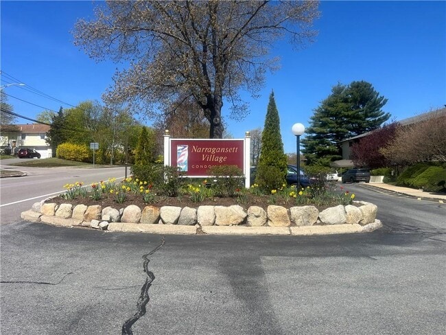 Building Photo - 400 Narragansett Pkwy