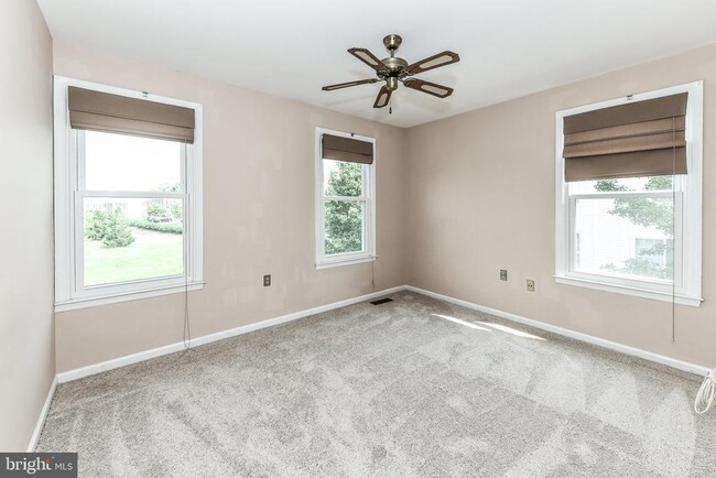 Building Photo - 3801 Grand Jct Ct