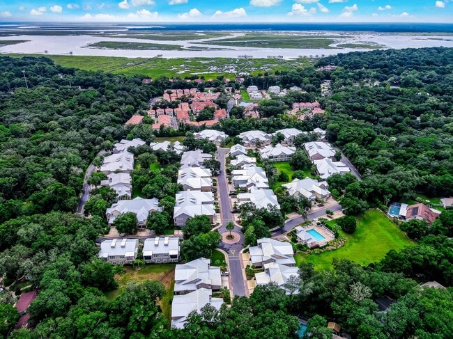 Building Photo - 95282 Summerwoods Cir