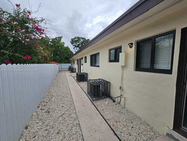 Building Photo - 1020 Opa-locka Blvd