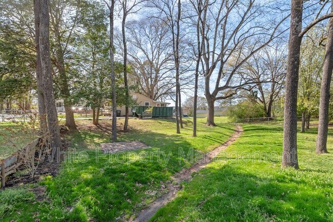 Building Photo - 505 Butler Ct