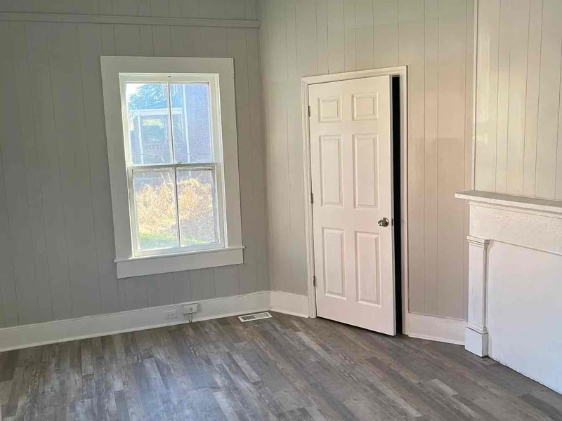 Building Photo - 229 Holbrook St