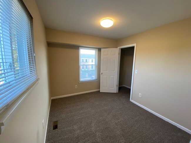 Building Photo - 37283 Charter Oaks Blvd