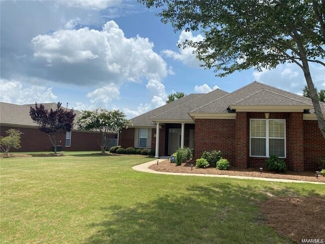 Building Photo - 4/3 in Deer Creek!