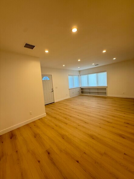 Building Photo - 3702 Somerset Dr