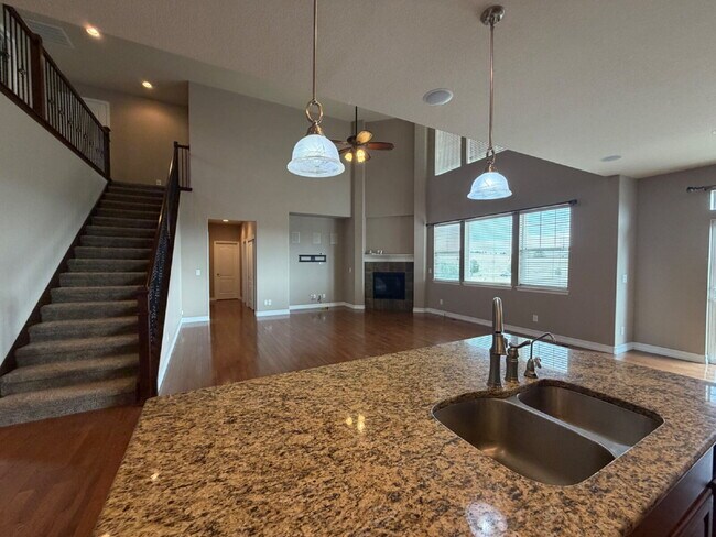 Building Photo - Luxurious 5-Bed Oasis with Scenic Views and Elegant Finishes in Blackstone Country Club, Includes...