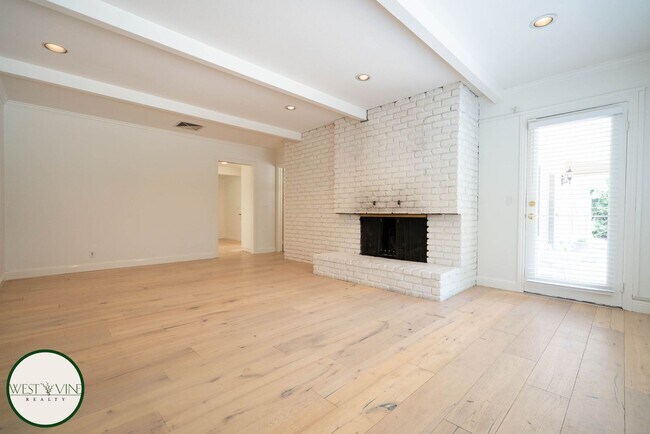 Building Photo - Gorgeous Four Bedroom Home | Expansive Backyard | Swimming Pool