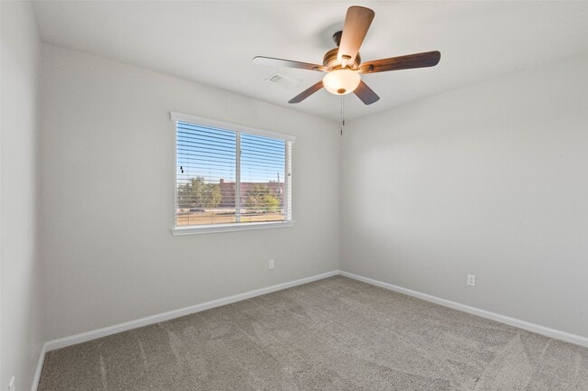 Building Photo - 15875 Misty Loch Ln