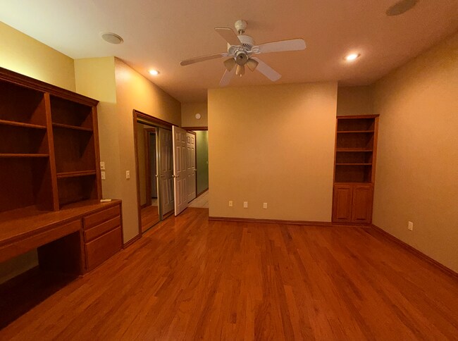 Building Photo - Spacious 3BR/3BA Home in Cave Springs with Pool