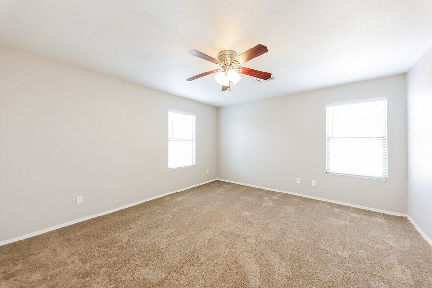 Building Photo - 9534 N 81st Dr