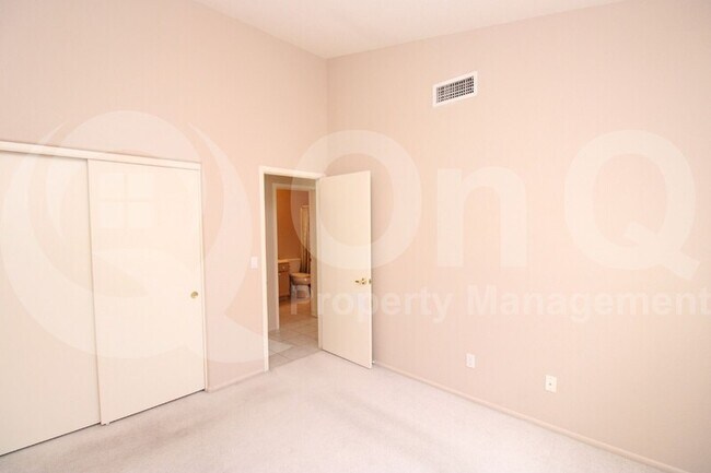 Building Photo - 4625 E Desert Cactus St
