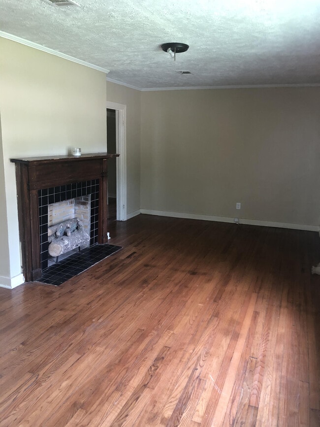 Building Photo - 611 Choctaw Rd
