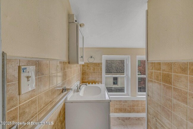 Building Photo - 402 Scott St