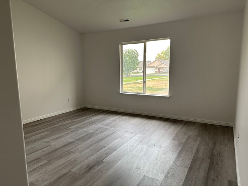 Building Photo - 3127 W 525 N