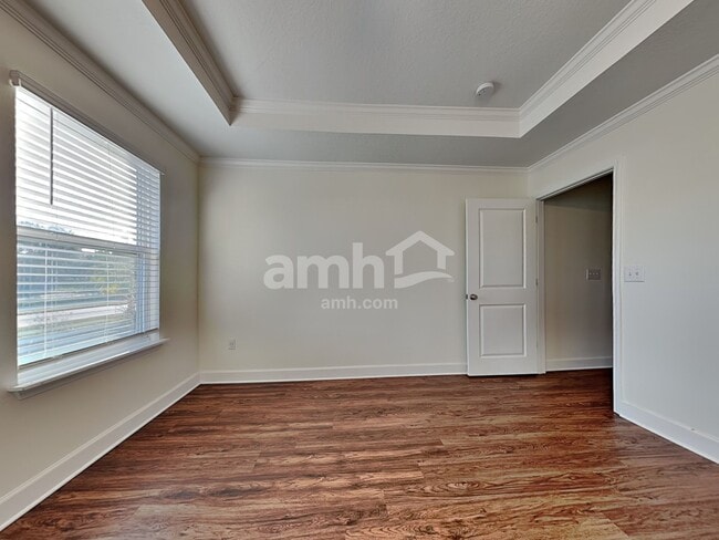 Building Photo - 921 Walden Pond Dr