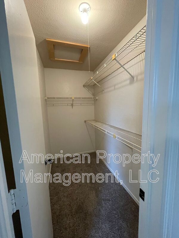 Building Photo - 13140 E 44th St