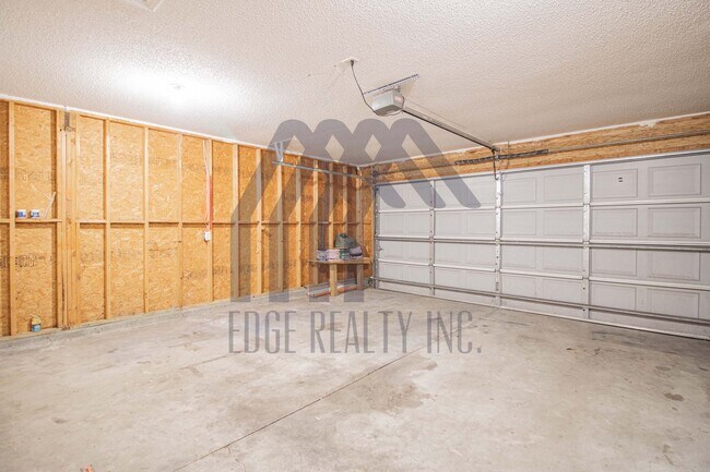 Building Photo - 6 Willow Lakes Dr