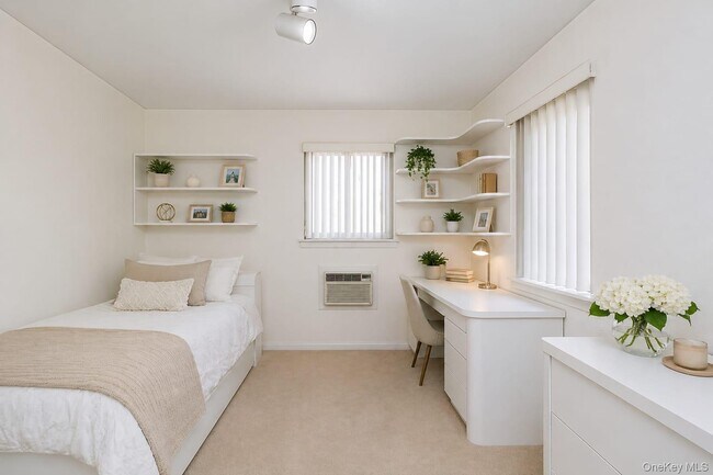 Building Photo - 73-14 174th St